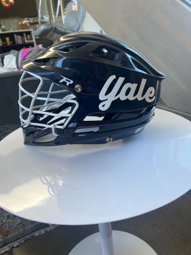Yale Bulldogs Blue Cascade R Helmet