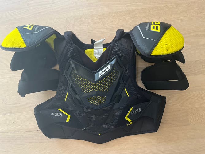 Intermediate Large Bauer Supreme Ignite Pro Shoulder Pads