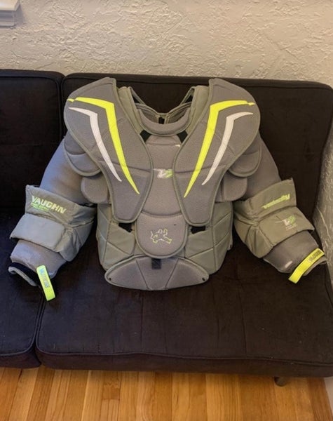 Senior Large Vaughn Velocity V7 XF Pro Carbon Chest and Arm Protector Goalie Chest