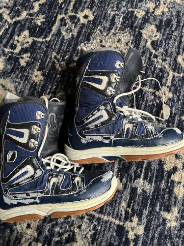 Used Size 11 (Women's 12) Burton Soft Flex Snowboard Boots