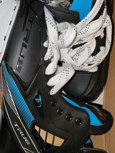 Senior New True TF7 Hockey Skates Wide Width Size 7.5