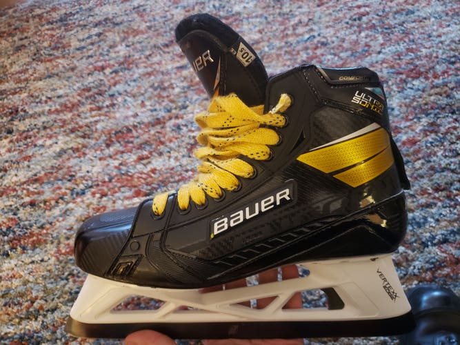 Used Bauer Ultrasonic Hockey Goalie Skates Extra Wide Width Size 10.5