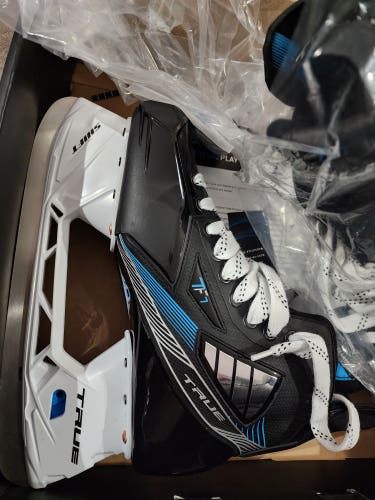 Senior New True TF7 Hockey Skates Regular Width Size 8