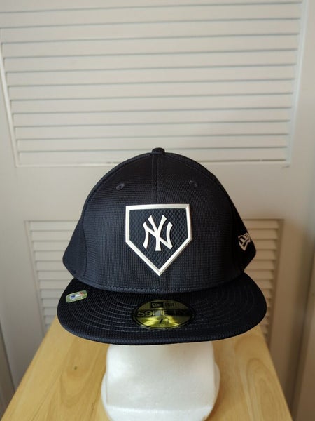 59Fifty New York Yankees New Era Genuine Merchandise Black 7 3/8 MLB Cap Hat