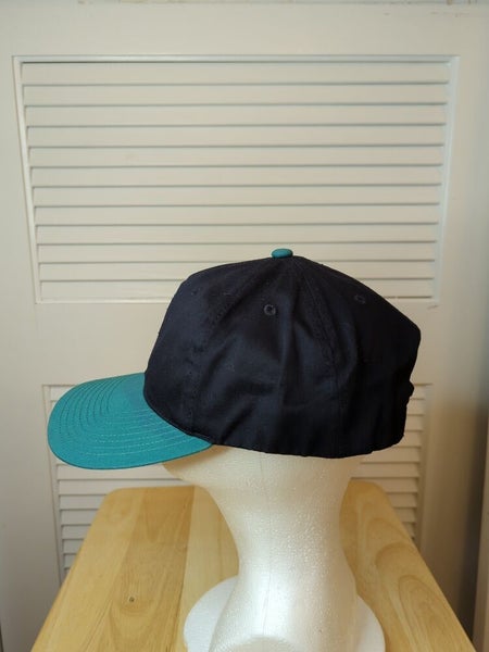 Vintage Twins Enterprise NY Yankees Snapback Hat Green Bottom New NWT