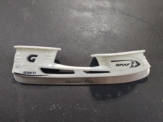 New Graf Seven 97 229 mm Right Holder with Steel