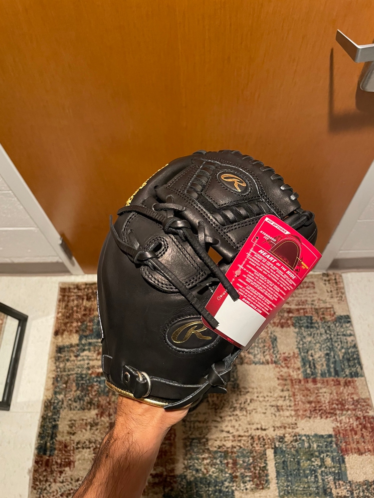 Exclusive Pitcher's 12" Heart of the Hide Baseball Glove