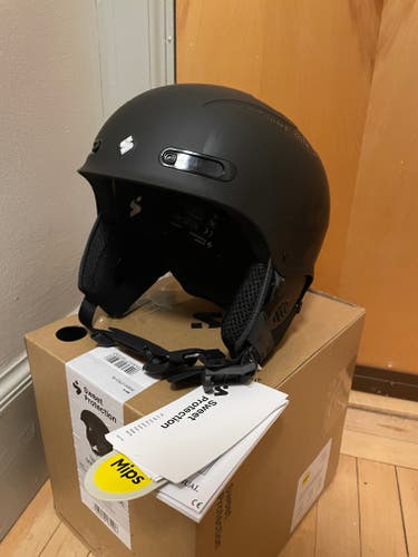 New Medium/Large Sweet Protection Helmet Igniter II MIPS Helmet