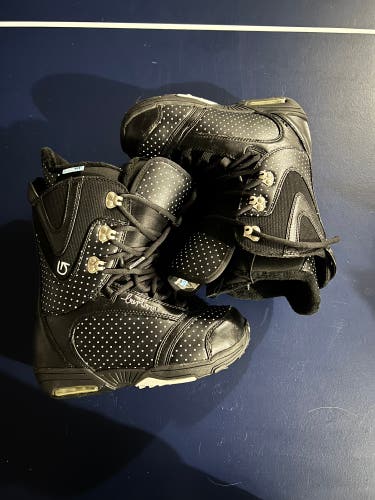 LIKE NEW Burton Lodi Snowboard Boots Women's Size 7