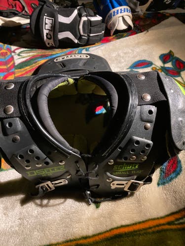 Used Youth XS Schutt DS Flex Shoulder Pads