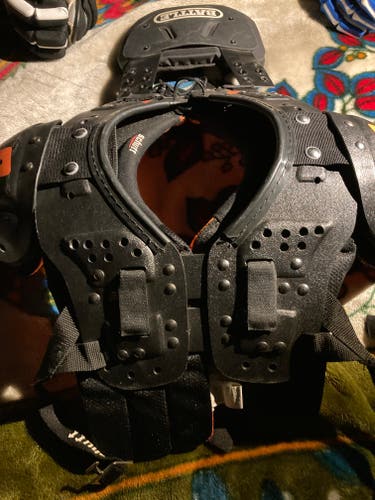 Used Youth XS Schutt Y-Flex 500 Shoulder Pads