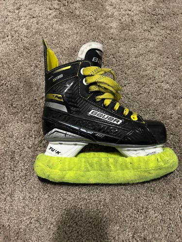 Used Bauer Regular Width  Size 1.5 Supreme S35 Hockey Skates