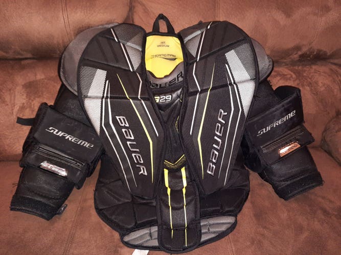 Bauer Supreme S29  Intermediate Med. Goalie Chest Protector
