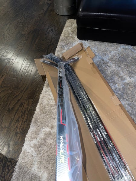 New Right Handed P92 Vapor Hyperlite Hockey Stick