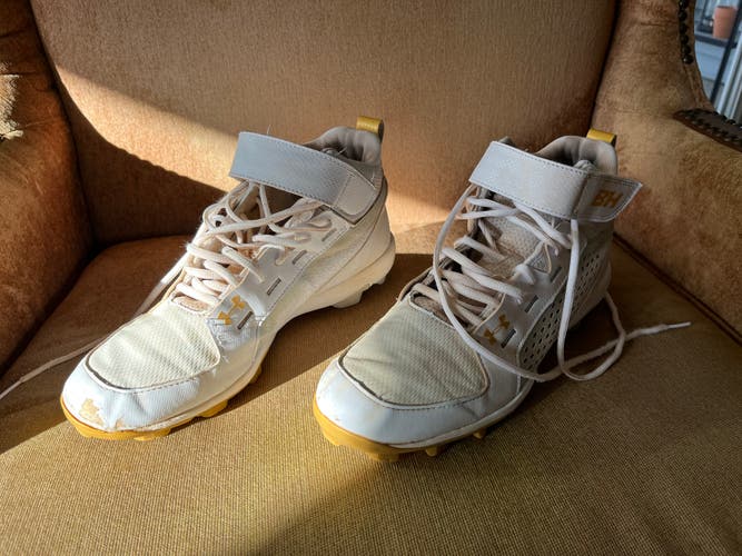 White Used Adult Men's Size 9.0 (Women's 10) Molded Cleats Under Armour Bryce harper