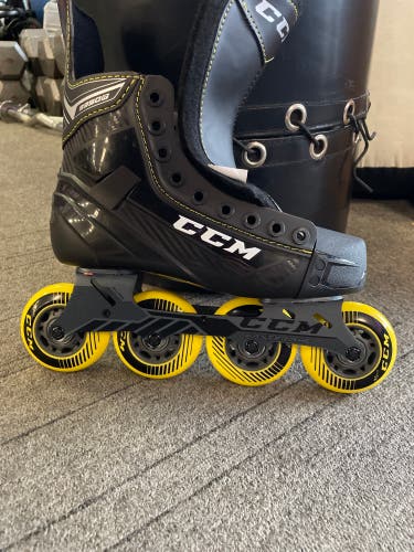 New CCM Regular Width Size 8 Super Tacks 9350 Inline Skates