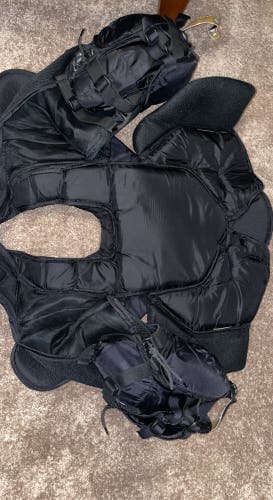 Used Medium Vaughn Epic 8800 Goalie Chest Protector