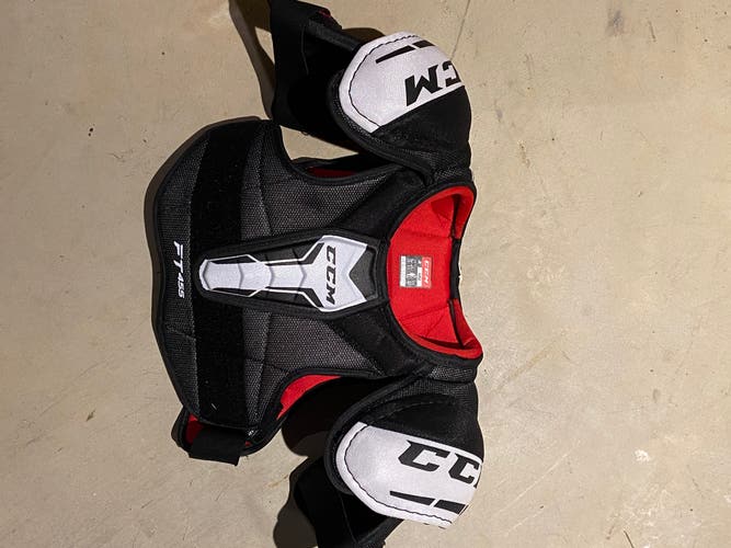 CCM FT455 Junior Large Shoulder Pads