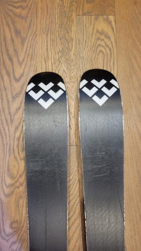 Used Men's 2015 Black Crows All Mountain 186 cm Freebird Ova Skis Without Bindings