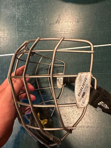 Bauer react cage
