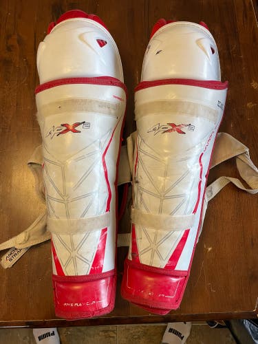 Bauer  Vapor APX2 Shin Pads