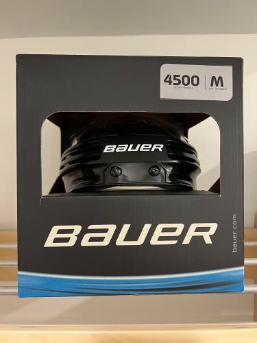 New Medium Bauer  4500 Helmet