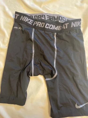 Nike pro combat