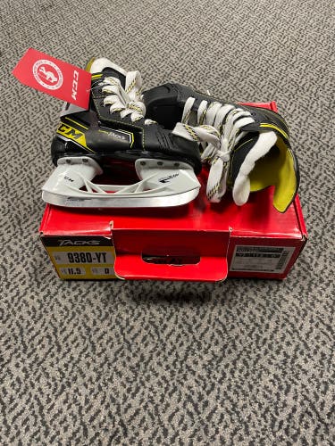 CCM 9380 Youth size 11.5 D width skates