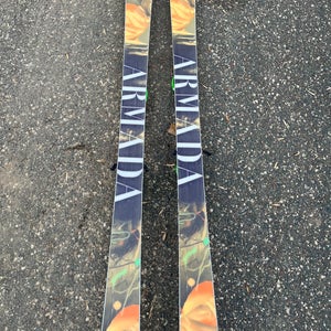 ARV 84 Armada twin tip skis with attack 13 bindings