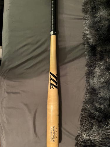 Used Wood (-3) 30.5 oz 33" Bat