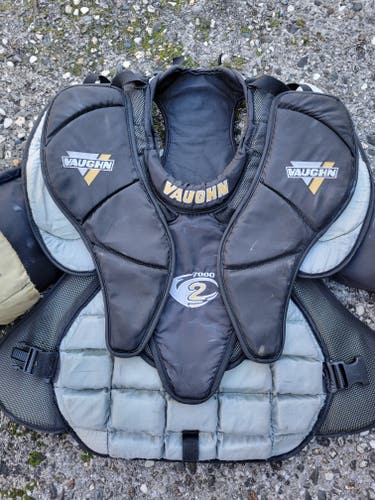Used Medium Vaughn Velocity V2 7000 Goalie Chest Protector