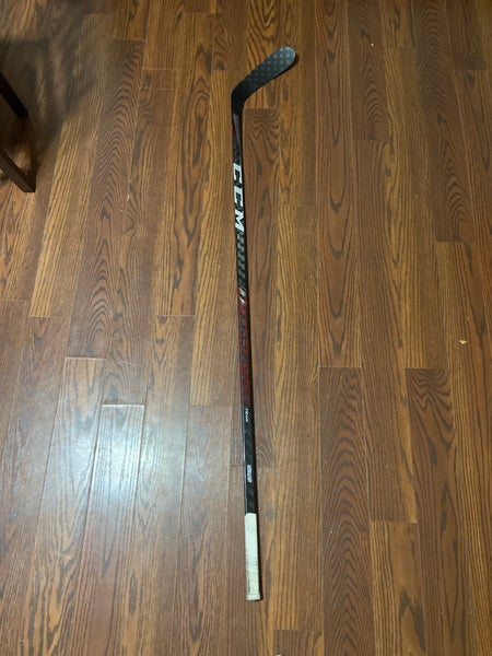 Senior Right Handed P28 Pro Stock Jetspeed Team Hockey Stick