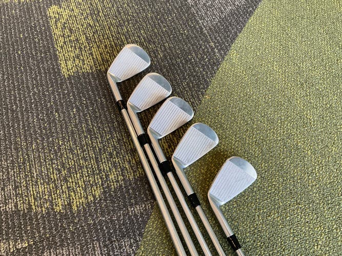 MENS Used Mizuno RH Mizuno Pro 221 Blades 5- 9 Irons