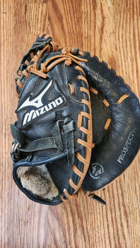 Used Mizuno Right Hand Throw Catcher's Prospect Select Baseball Glove 32.5"