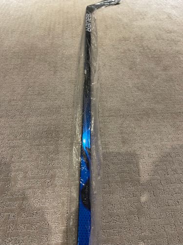 Intermediate Right Handed P92 Nexus Geo Hockey Stick
