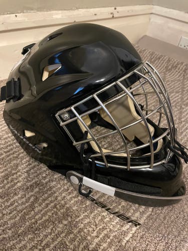 Vaughn VM7500 Goalie mask with Bauer neck guard