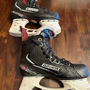 Used Bauer Size 2.5 Vapor Hockey Skates
