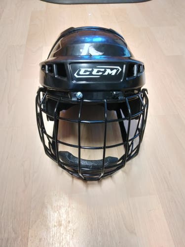 Used Medium CCM Vector 04 Helmet