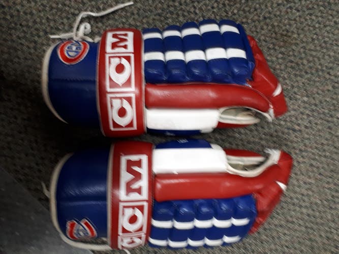 Very Rare Vintage MONTREAL CANADIENS CCM HG10 Gloves