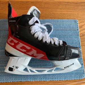 New CCM Regular Width Size 9.5 JetSpeed FT4 Pro Hockey Skates