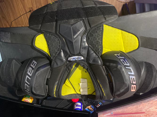 Bauer supreme chest protector