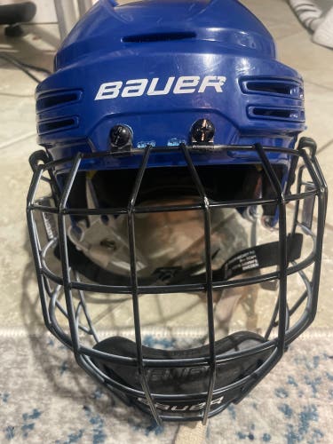 Used Medium Bauer  Re-Akt 75 Helmet (with Cage)