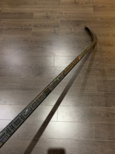 New Right Handed P88 Flex 80 Trigger 6 Pro Hockey Stick