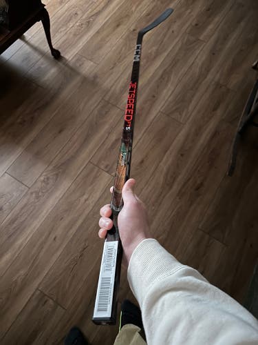 New CCM Jetspeed FT5 SR Stick 75 Flex P88 RH WOW