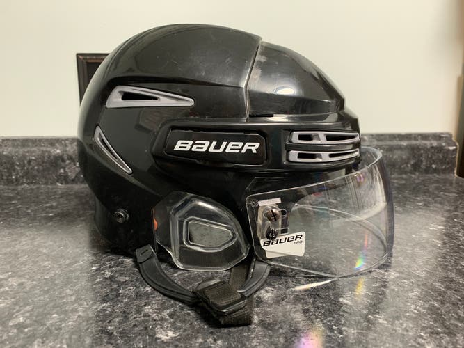 Used Medium Bauer Re-Akt 75 Helmet