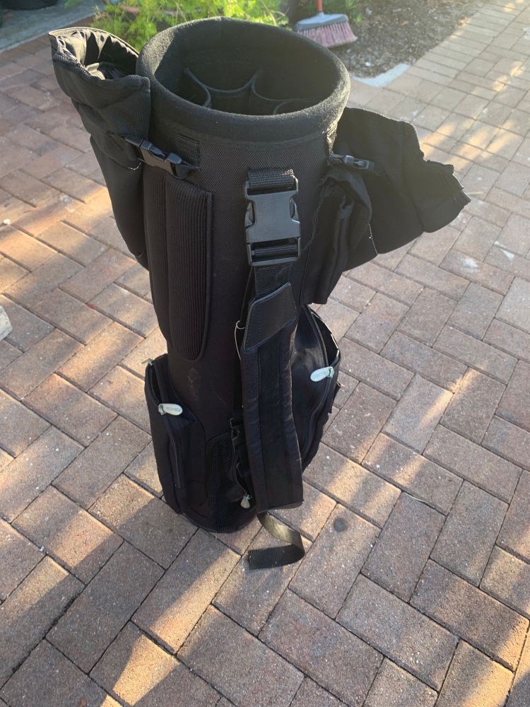 Crospete golf bag with rain cover shoulder strap