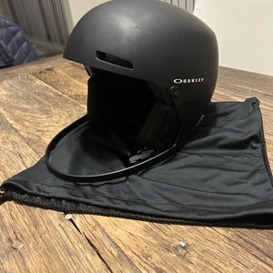Unisex Medium/Large Oakley Mod 1 pro sl Helmet