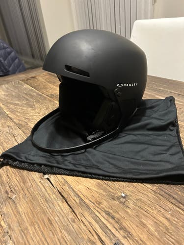 Unisex Medium/Large Oakley Mod 1 pro sl Helmet