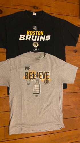 Boston Bruins 2 T-Shirt Lot
