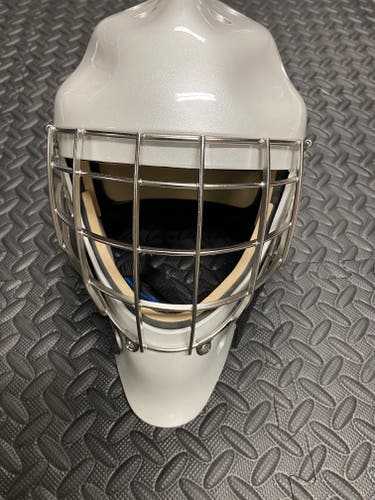 Senior New Vaughn VM7700 Goalie Mask